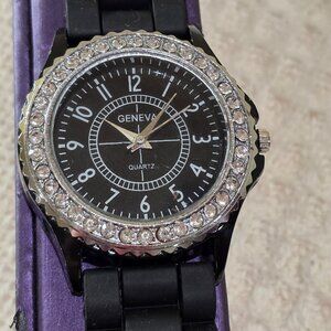 Geneva Black Face Silver Crystal Accent Round Unisex Wrist Watch Silicone Band